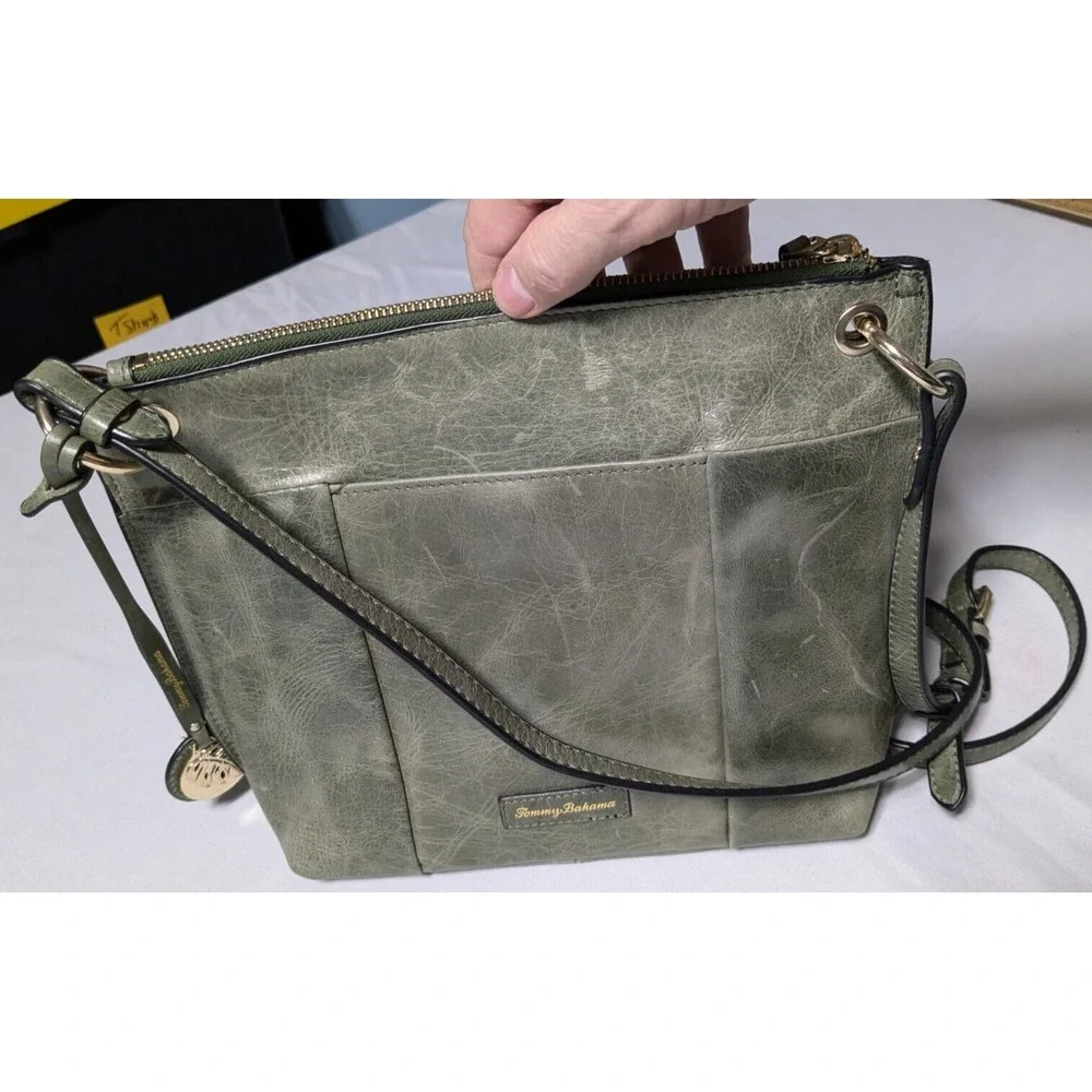 TOMMY BAHAMA Women‎ Green Leather El Roble Crossbody Purse